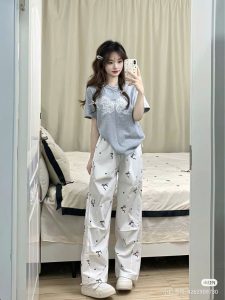 quần bò áo phông nữ